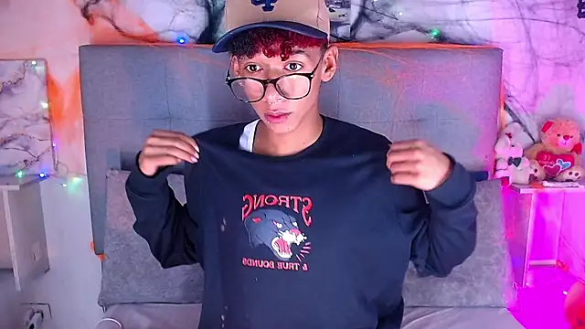 Billie Turner  online show from October 23, 2025, 4:22 am