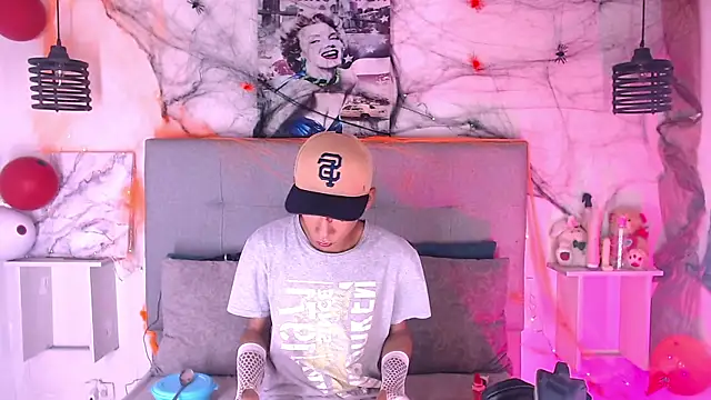 Billie Turner  online show from October 25, 2025, 4:11 am