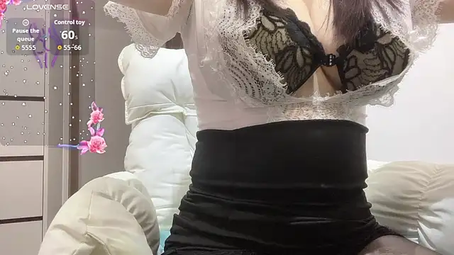 janequeen online show from April 17, 2026, 3:04 pm