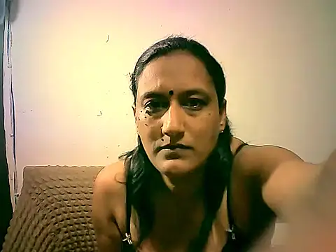 Indiansexyboobs18 online show from November 23, 2025, 2:16 pm