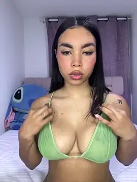 Snapshot of karolaalcendra chatting on December 20, 2025, 3:42 am karolaalcendra online show from December 20, 2025, 3:42 am