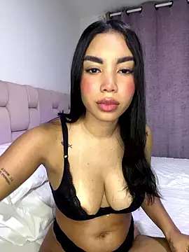 Snapshot of karolaalcendra chatting on January 19, 2026, 2:48 am karolaalcendra online show from January 19, 2026, 2:48 am