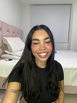 karolaalcendra online show from April 20, 2026, 12:13 am