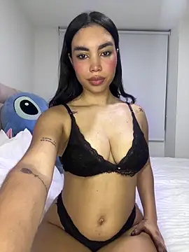 karolaalcendra online show from April 3, 2026, 2:29 am