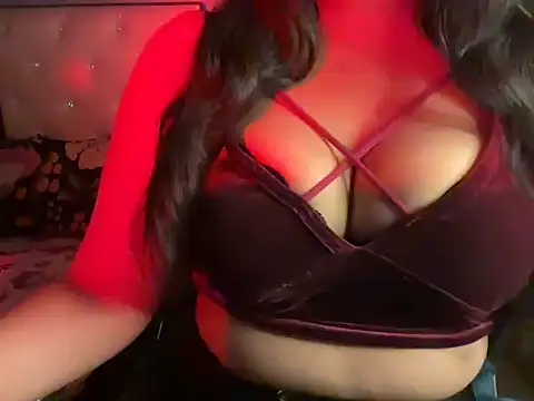 Snapshot of Reena_R chatting on September 23, 2025, 4:25 pm Reena R online show from September 23, 2025, 4:25 pm