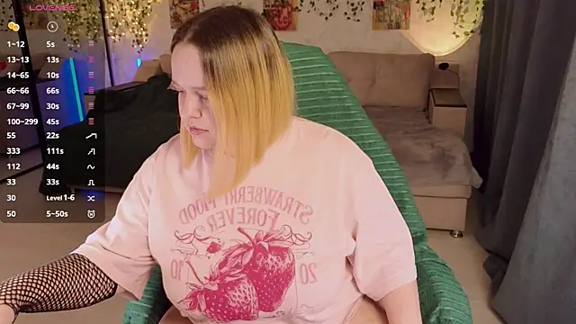 Snapshot of Aki_nohana chatting on October 8, 2025, 5:13 pm Aki nohana online show from October 8, 2025, 5:13 pm