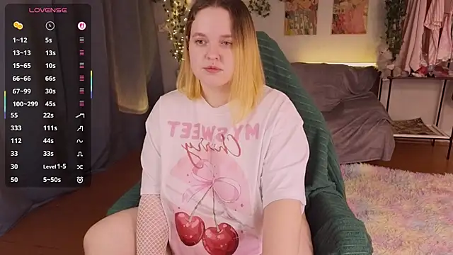 Snapshot of Aki_nohana chatting on November 22, 2025, 4:50 pm Aki nohana online show from November 22, 2025, 4:50 pm