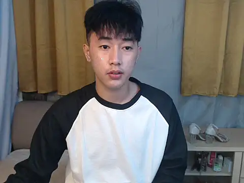 Snapshot of mr_chandy chatting on October 2, 2025, 10:40 am mr chandy online show from October 2, 2025, 10:40 am