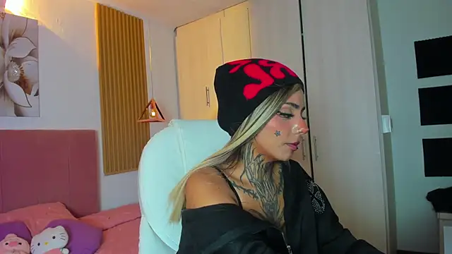 Snapshot of KoraRousee chatting on September 16, 2025, 3:13 pm KoraRousee online show from September 16, 2025, 3:13 pm