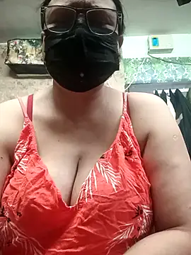 Snapshot of thehotlady chatting on February 1, 2026, 2:43 am thehotlady online show from February 1, 2026, 2:43 am