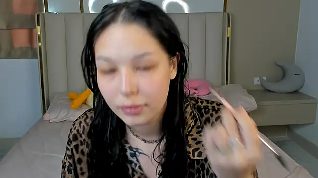 ElizabethParkk online show from November 30, 2025, 8:15 am