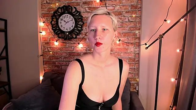 Snapshot of Kim_Waite chatting on September 14, 2025, 2:28 pm Kim Waite online show from September 14, 2025, 2:28 pm