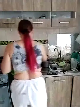 LaraCaliente online show from March 3, 2026, 12:12 pm