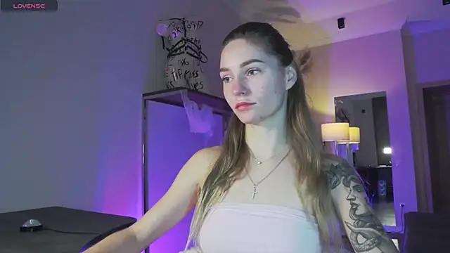 Melloudy online show from November 3, 2025, 7:13 am