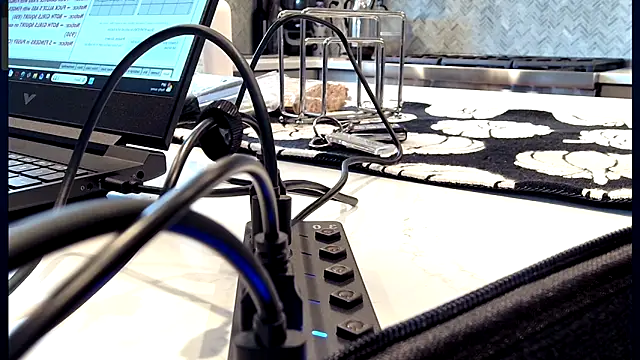 Snapshot of 3totangox chatting on November 7, 2025, 7:29 pm 3totangox online show from November 7, 2025, 7:29 pm