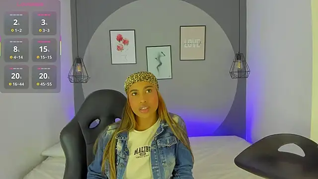 Snapshot of selena_monroy chatting on October 15, 2025, 11:29 am selena monroy online show from October 15, 2025, 11:29 am