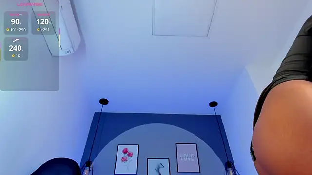 Snapshot of selena_monroy chatting on October 12, 2025, 1:01 pm selena monroy online show from October 12, 2025, 1:01 pm