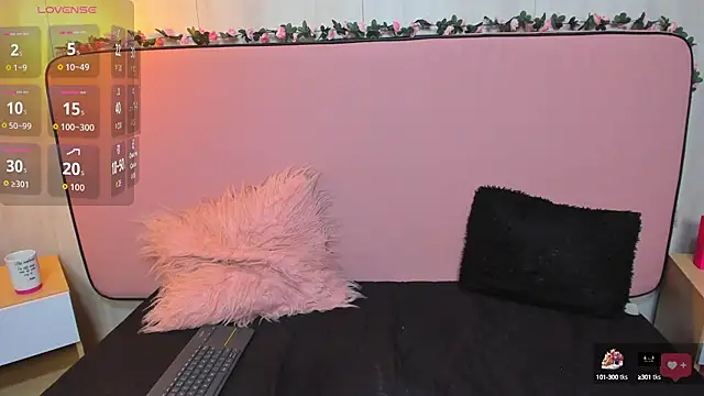 Snapshot of VivianSantana1 chatting on September 24, 2025, 12:11 pm VivianSantana1 online show from September 24, 2025, 12:11 pm