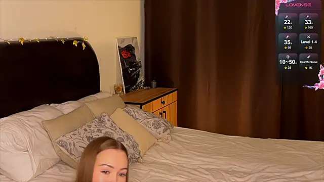 Snapshot of Amelia_Ray_ chatting on November 11, 2025, 4:18 am Amelia Ray online show from November 11, 2025, 4:18 am