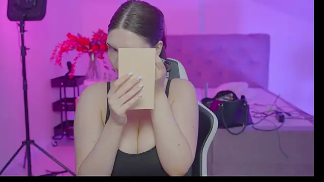 Snapshot of Jessasmith chatting on November 23, 2025, 8:35 am Jessasmith online show from November 23, 2025, 8:35 am