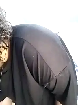 Snapshot of Julie_wallace chatting on November 5, 2025, 7:06 pm Julie wallace online show from November 5, 2025, 7:06 pm