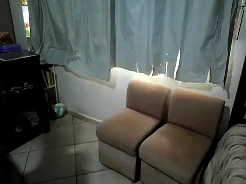 Snapshot of becmz chatting on January 13, 2026, 7:40 pm becmz online show from January 13, 2026, 7:40 pm