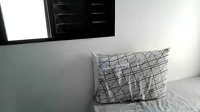 Snapshot of becmz chatting on December 21, 2025, 9:33 am becmz online show from December 21, 2025, 9:33 am