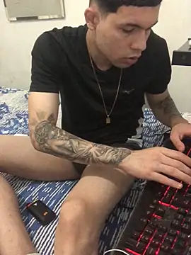 Snapshot of becmz chatting on September 16, 2025, 4:57 am becmz online show from September 16, 2025, 4:57 am