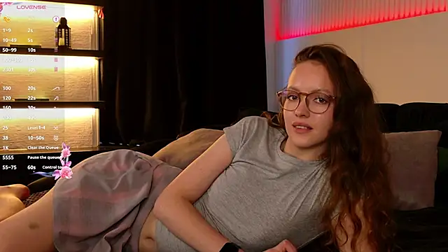 Snapshot of SallyPinkman chatting on November 8, 2025, 12:09 pm SallyPinkman online show from November 8, 2025, 12:09 pm