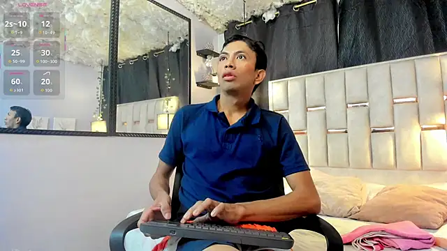 Snapshot of Marcello_Nova chatting on October 6, 2025, 11:55 am Marcello Nova online show from October 6, 2025, 11:55 am