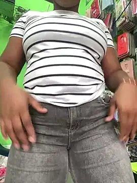 Snapshot of Karol_sexy23 chatting on December 17, 2025, 2:22 pm Karol sexy23 online show from December 17, 2025, 2:22 pm