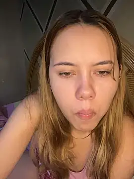 coupleyys online show from February 20, 2026, 3:25 pm