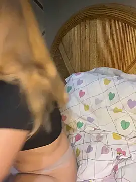 coupleyys online show from April 7, 2026, 9:16 pm