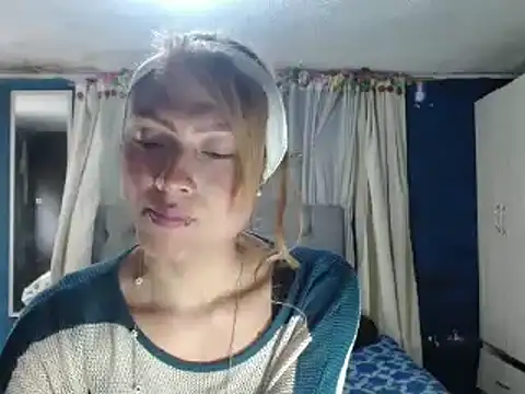 skarleth hot21 online show from October 13, 2025, 7:59 pm