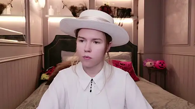 Snapshot of Alida_Brice chatting on November 3, 2025, 5:45 am Alida Brice online show from November 3, 2025, 5:45 am