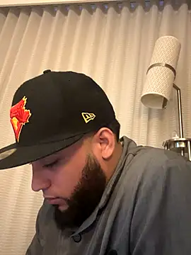 LeoPR00 online show from November 26, 2025, 9:26 pm