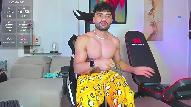 JordanRossie online show from November 28, 2025, 2:06 pm