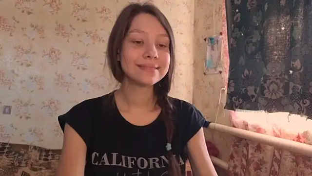 QutieDaSweet online show from October 13, 2025, 6:15 am