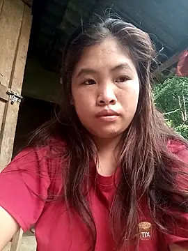 Luyen004 online show from April 16, 2026, 11:40 pm