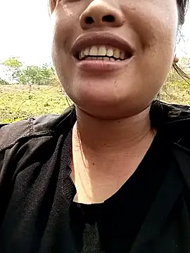 Luyen004 online show from March 25, 2026, 5:29 am