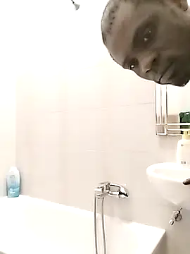 Snapshot of Kwasi-a chatting on October 6, 2025, 4:19 pm Kwasi-a online show from October 6, 2025, 4:19 pm