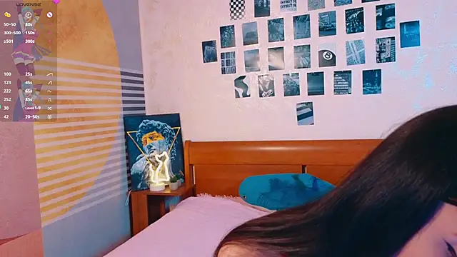 Snapshot of MelanieMooor chatting on January 8, 2026, 7:42 pm MelanieMooor online show from January 8, 2026, 7:42 pm