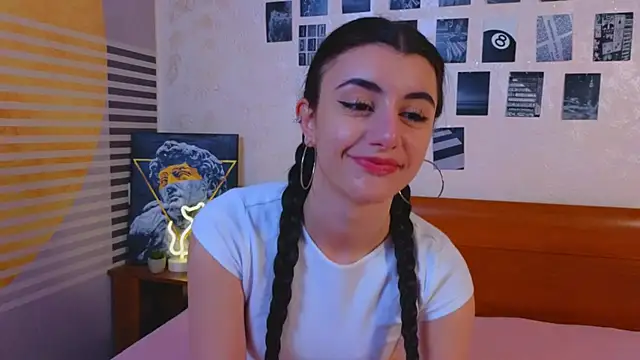 Snapshot of MelanieMooor chatting on January 17, 2026, 2:09 pm MelanieMooor online show from January 17, 2026, 2:09 pm