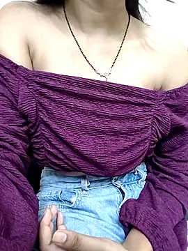 Snapshot of vidhi_00 chatting on September 15, 2025, 5:02 pm vidhi 00 online show from September 15, 2025, 5:02 pm