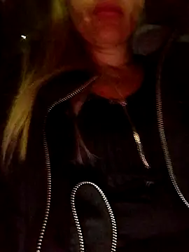 Madamx14 online show from October 8, 2025, 6:41 pm