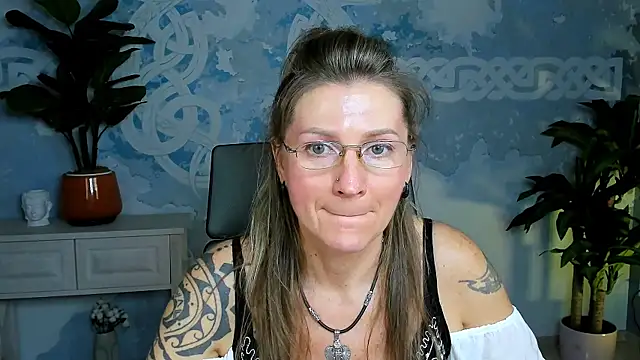 Snapshot of UmaSpace chatting on September 22, 2025, 2:01 pm UmaSpace online show from September 22, 2025, 2:01 pm