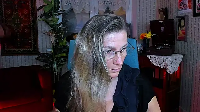 Snapshot of UmaSpace chatting on September 14, 2025, 1:11 pm UmaSpace online show from September 14, 2025, 1:11 pm