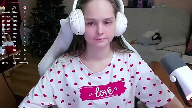 Snapshot of SharybbFace chatting on December 2, 2025, 4:09 pm SharybbFace online show from December 2, 2025, 4:09 pm