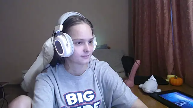 Snapshot of SharybbFace chatting on October 2, 2025, 3:04 pm SharybbFace online show from October 2, 2025, 3:04 pm