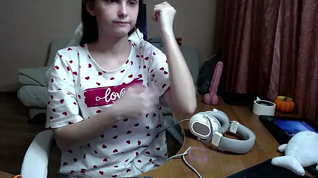 Snapshot of SharybbFace chatting on October 7, 2025, 3:24 pm SharybbFace online show from October 7, 2025, 3:24 pm